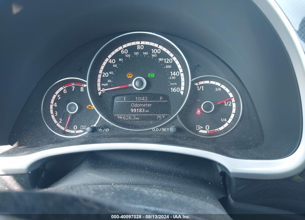2013 VOLKSWAGEN BEETLE 2.0T TURBO VIN: 3VWVA7AT2DM662344