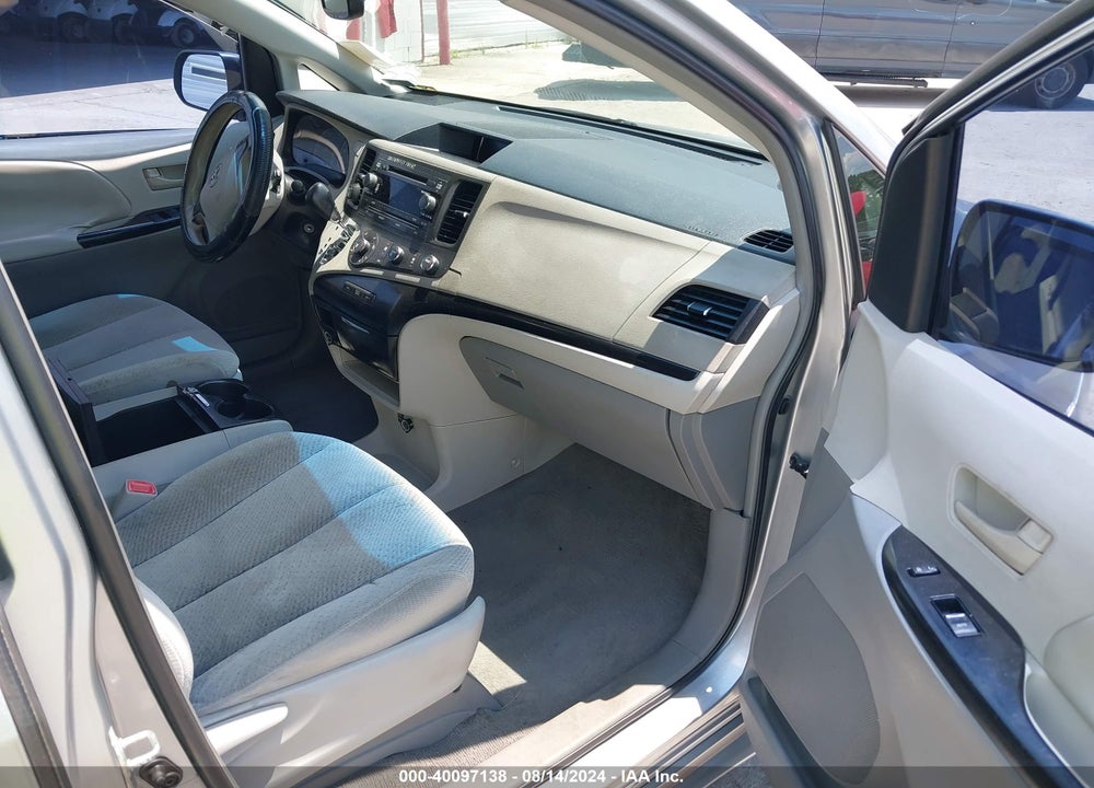 2011 TOYOTA SIENNA LE V6 VIN: 5TDKK3DC8BS068619