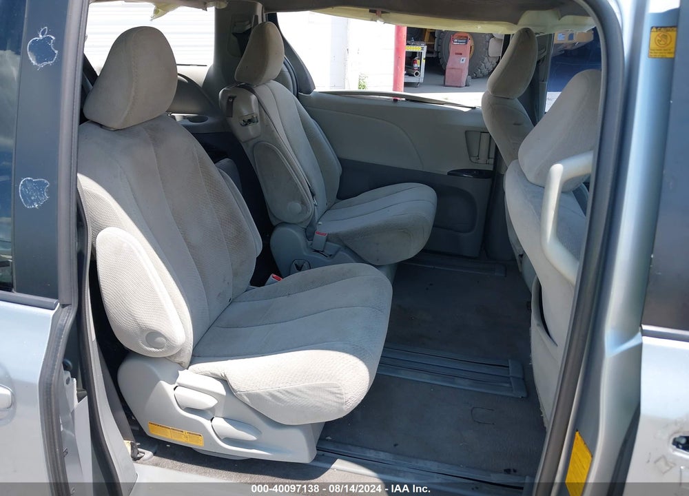 2011 TOYOTA SIENNA LE V6 VIN: 5TDKK3DC8BS068619