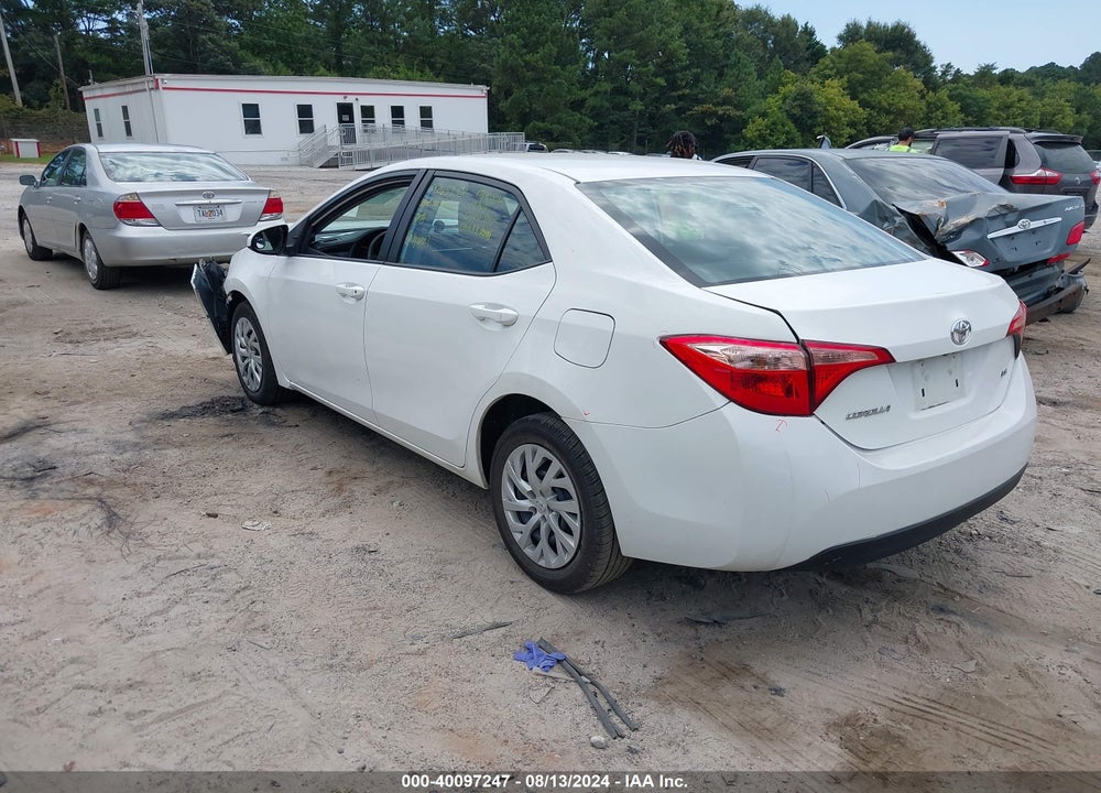 2018 TOYOTA COROLLA LE VIN: 5YFBURHE4JP830425