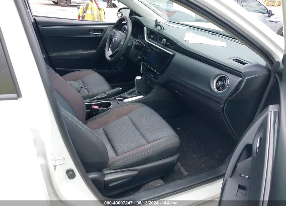 2018 TOYOTA COROLLA LE VIN: 5YFBURHE4JP830425