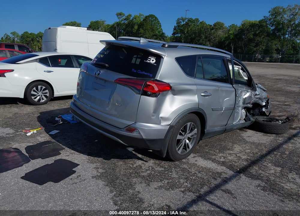 2018 TOYOTA RAV4 XLE VIN: 2T3WFREV1JW443241