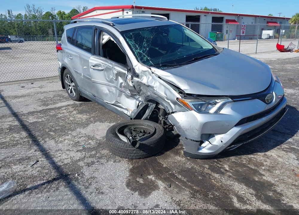2018 TOYOTA RAV4 XLE VIN: 2T3WFREV1JW443241