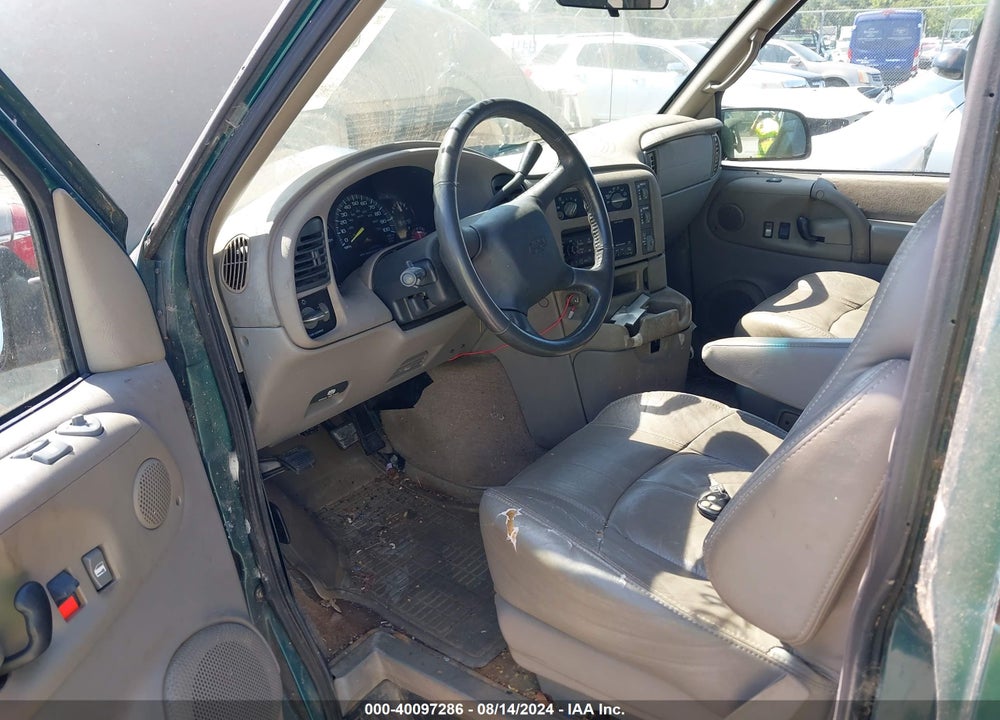 1998 CHEVROLET ASTRO VIN: 1GNEL19W8WB173781