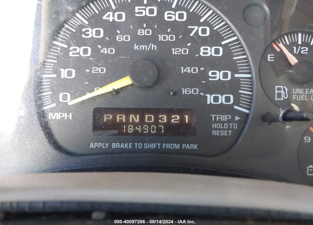 1998 CHEVROLET ASTRO VIN: 1GNEL19W8WB173781