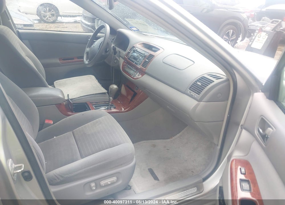 2005 TOYOTA CAMRY XLE VIN: 4T1BE32K95U530764