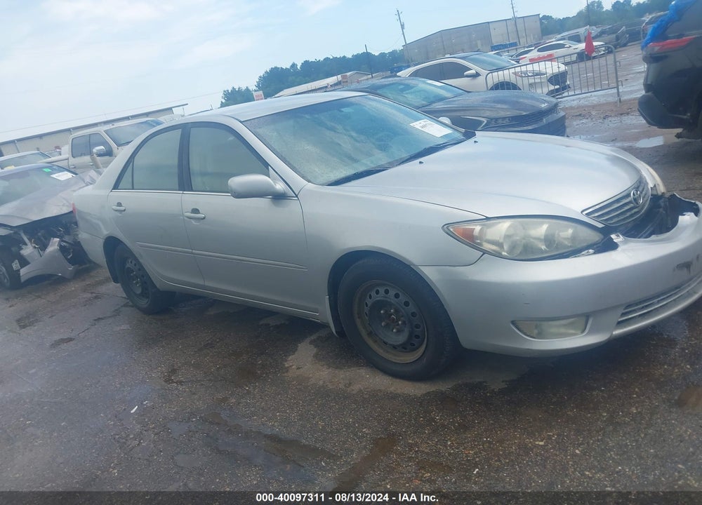 2005 TOYOTA CAMRY XLE VIN: 4T1BE32K95U530764