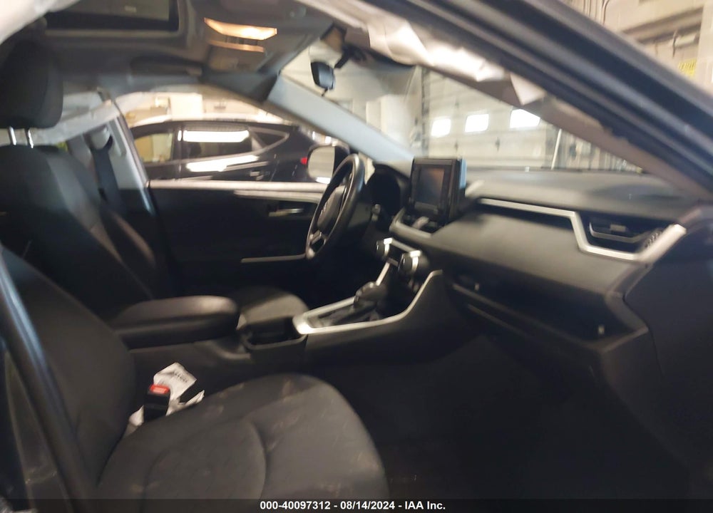 2021 TOYOTA RAV4 XLE VIN: 2T3P1RFV5MC225505