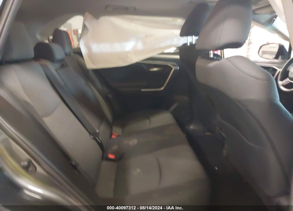 2021 TOYOTA RAV4 XLE VIN: 2T3P1RFV5MC225505