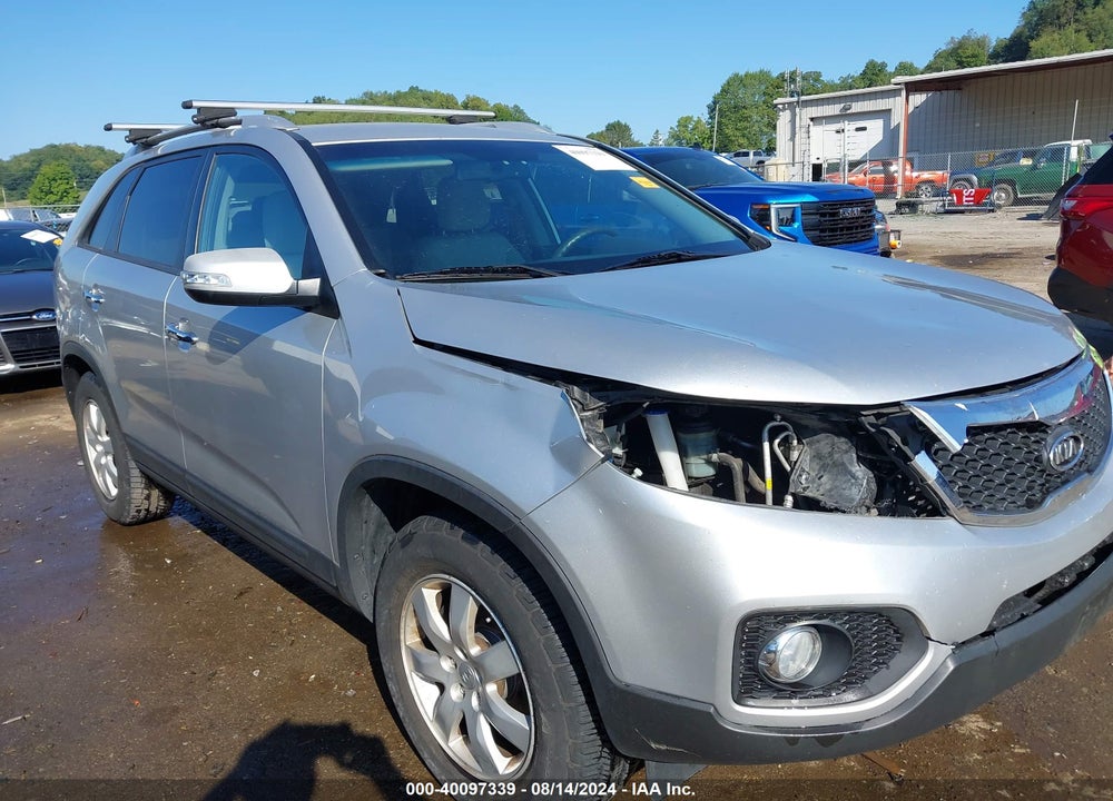 2013 KIA SORENTO LX VIN: 5XYKT4A60DG395744