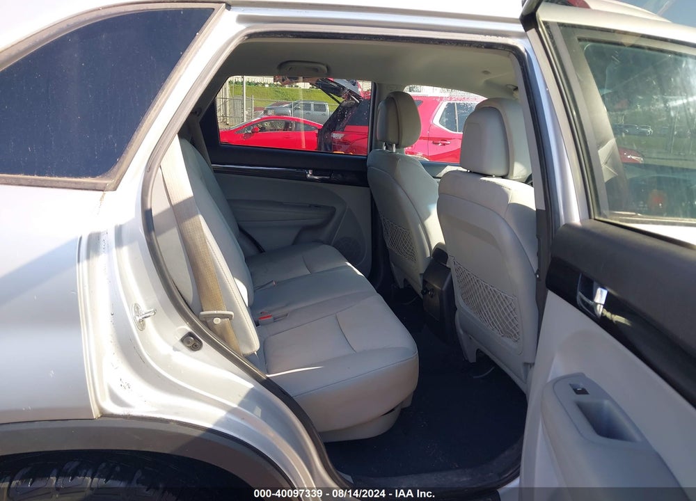 2013 KIA SORENTO LX VIN: 5XYKT4A60DG395744
