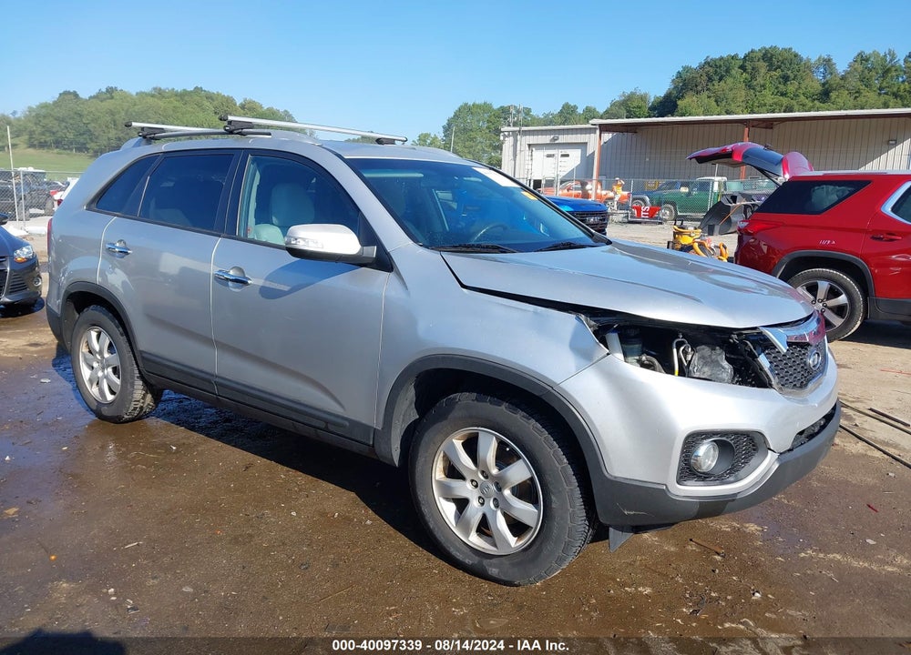 2013 KIA SORENTO LX VIN: 5XYKT4A60DG395744