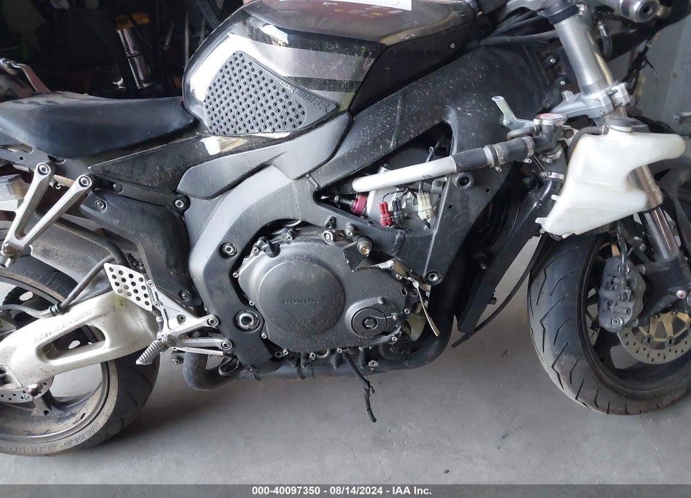 2006 HONDA CBR1000 RR VIN: JH2SC57026M210935