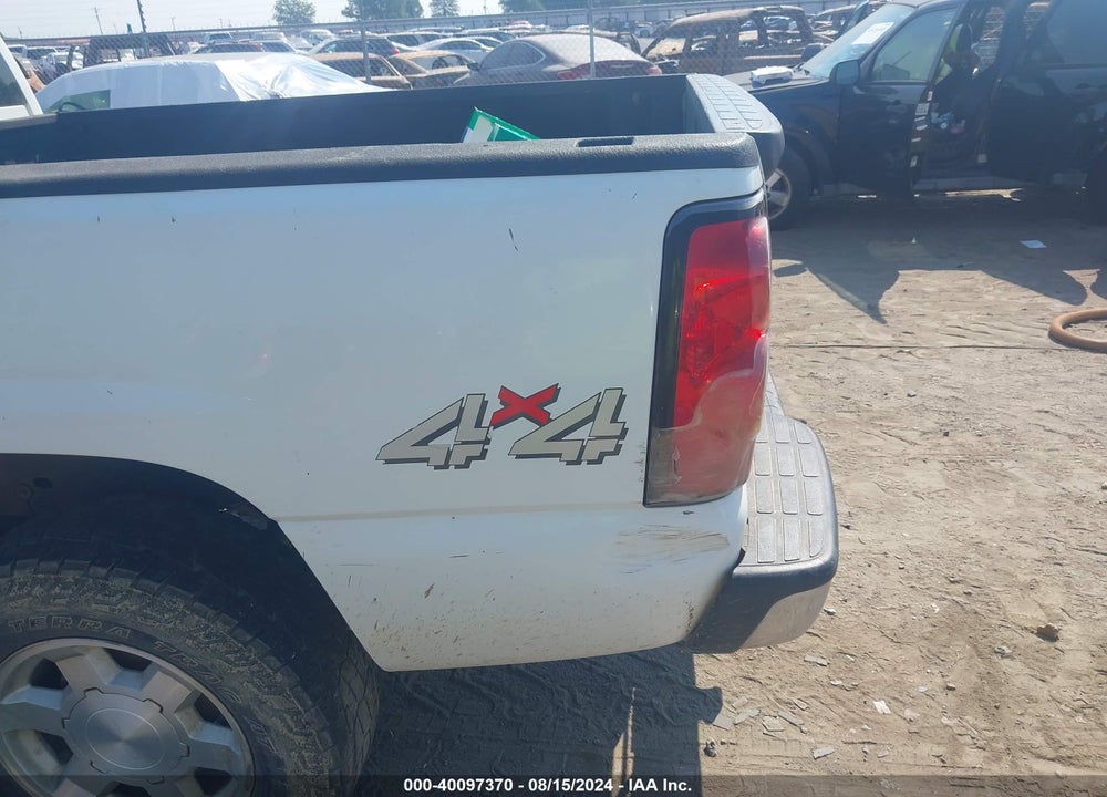2005 CHEVROLET SILVERADO 1500 LS VIN: 1GCEK19TX5E178365