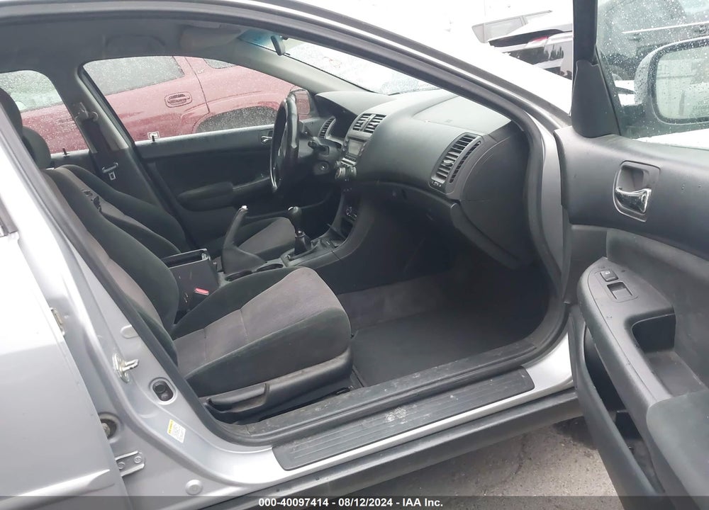 2005 HONDA ACCORD 2.4 LX VIN: 1HGCM55495A111630