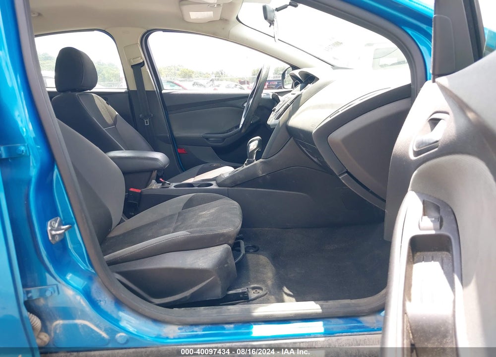 2014 FORD FOCUS SE VIN: 1FADP3F20EL452324