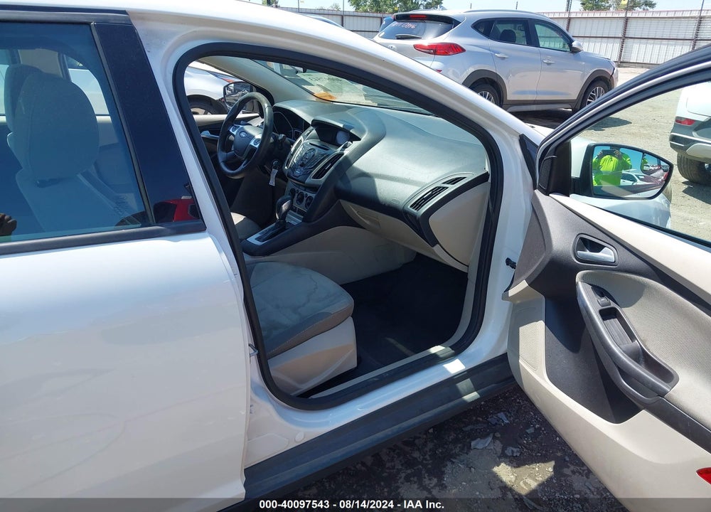 2014 FORD FOCUS SE VIN: 1FADP3F25EL266651