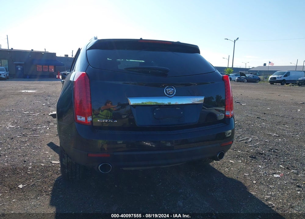 2013 CADILLAC SRX LUXURY COLLECTION VIN: 3GYFNGE31DS610943