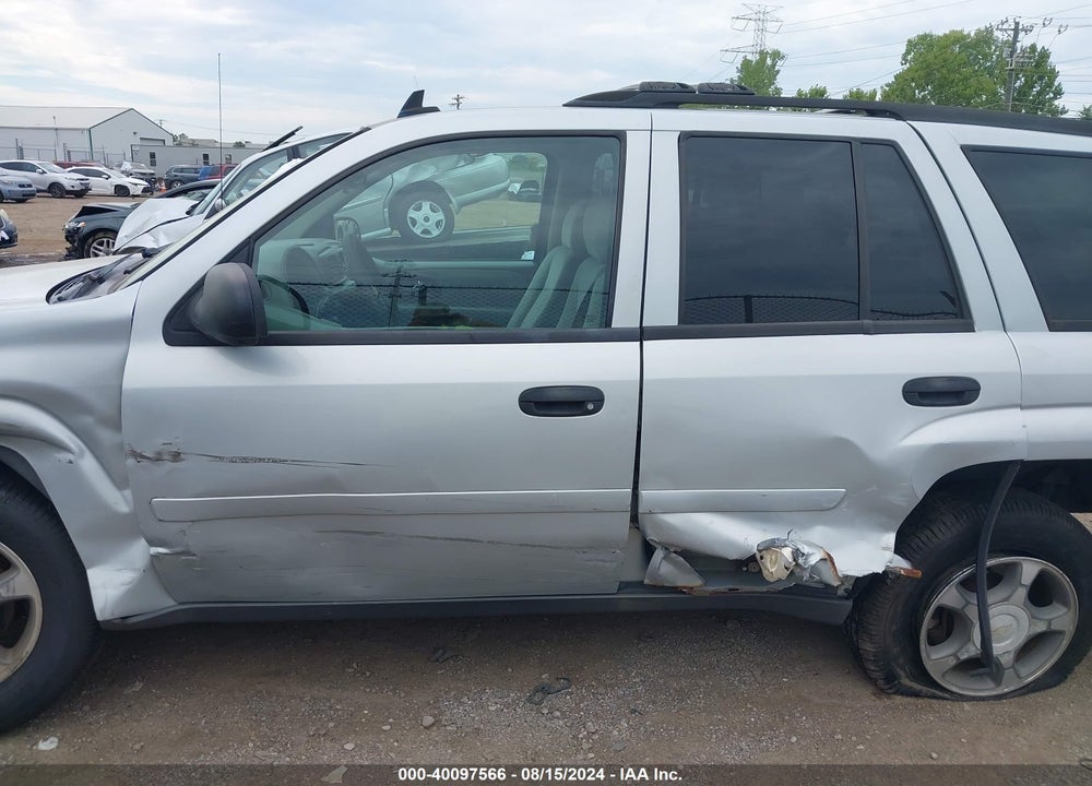2007 CHEVROLET TRAILBLAZER LS VIN: 1GNDT13S372244324