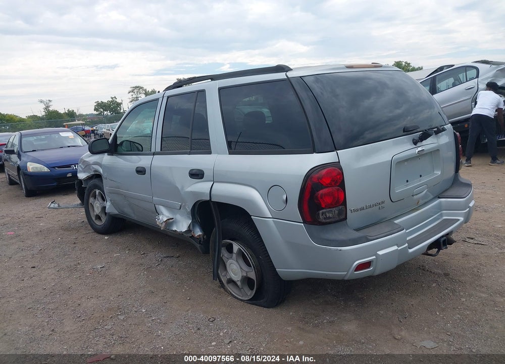 2007 CHEVROLET TRAILBLAZER LS VIN: 1GNDT13S372244324