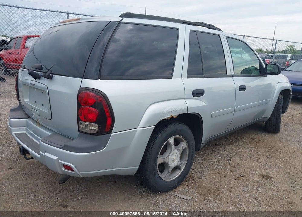 2007 CHEVROLET TRAILBLAZER LS VIN: 1GNDT13S372244324