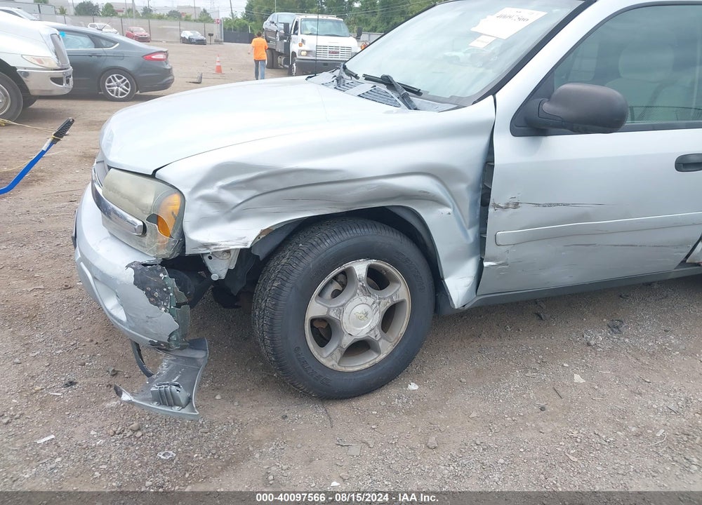 2007 CHEVROLET TRAILBLAZER LS VIN: 1GNDT13S372244324