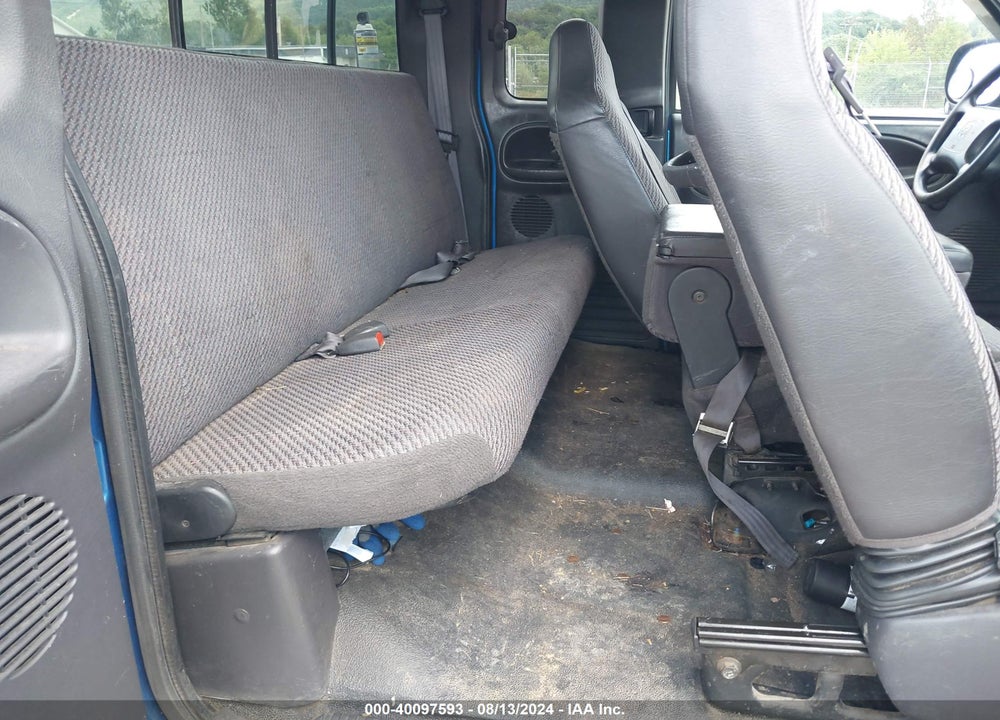 2000 DODGE RAM 2500 ST VIN: 3B7KF23Z5YG134877