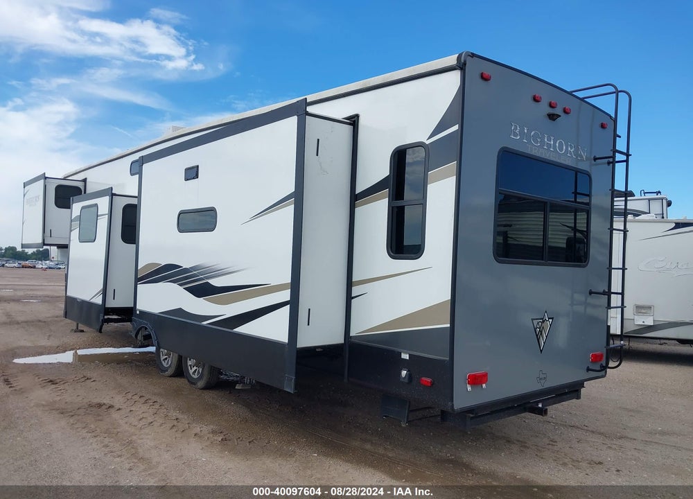 2022 HEARTLAND BIG HORN VIN: 5SFBG4224NE506755