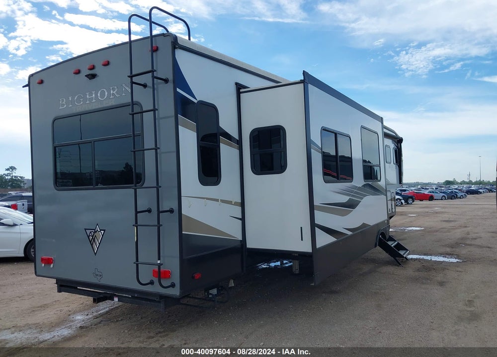 2022 HEARTLAND BIG HORN VIN: 5SFBG4224NE506755