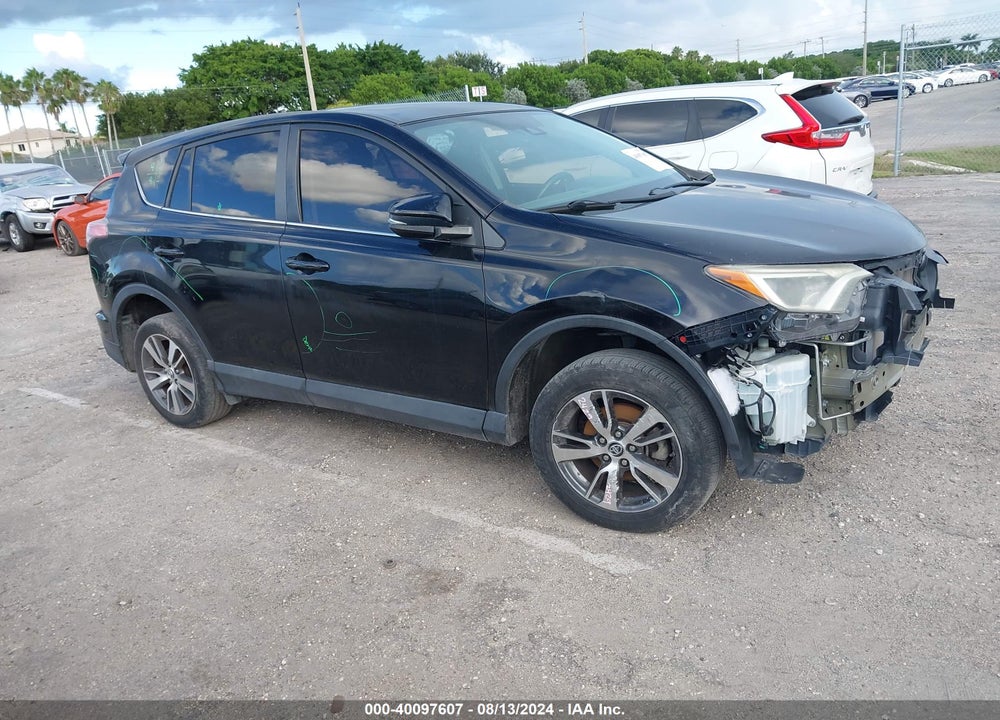 2018 TOYOTA RAV4 XLE VIN: 2T3WFREV3JW483577