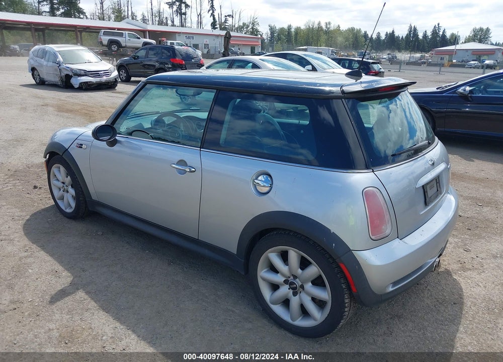 2005 MINI COOPER S VIN: WMWRE33415TD91335