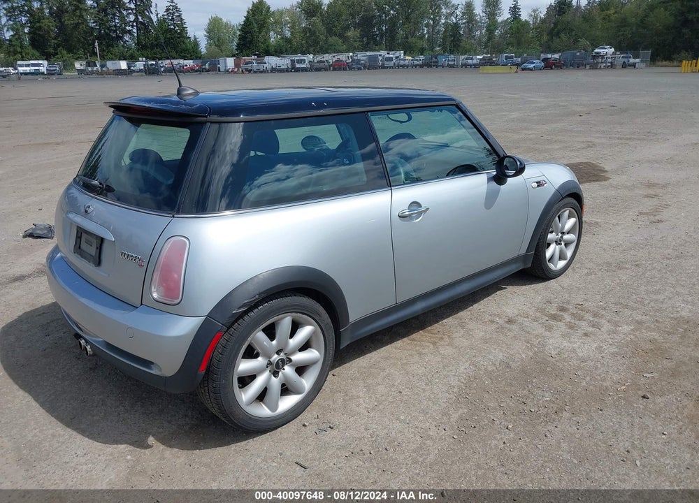 2005 MINI COOPER S VIN: WMWRE33415TD91335