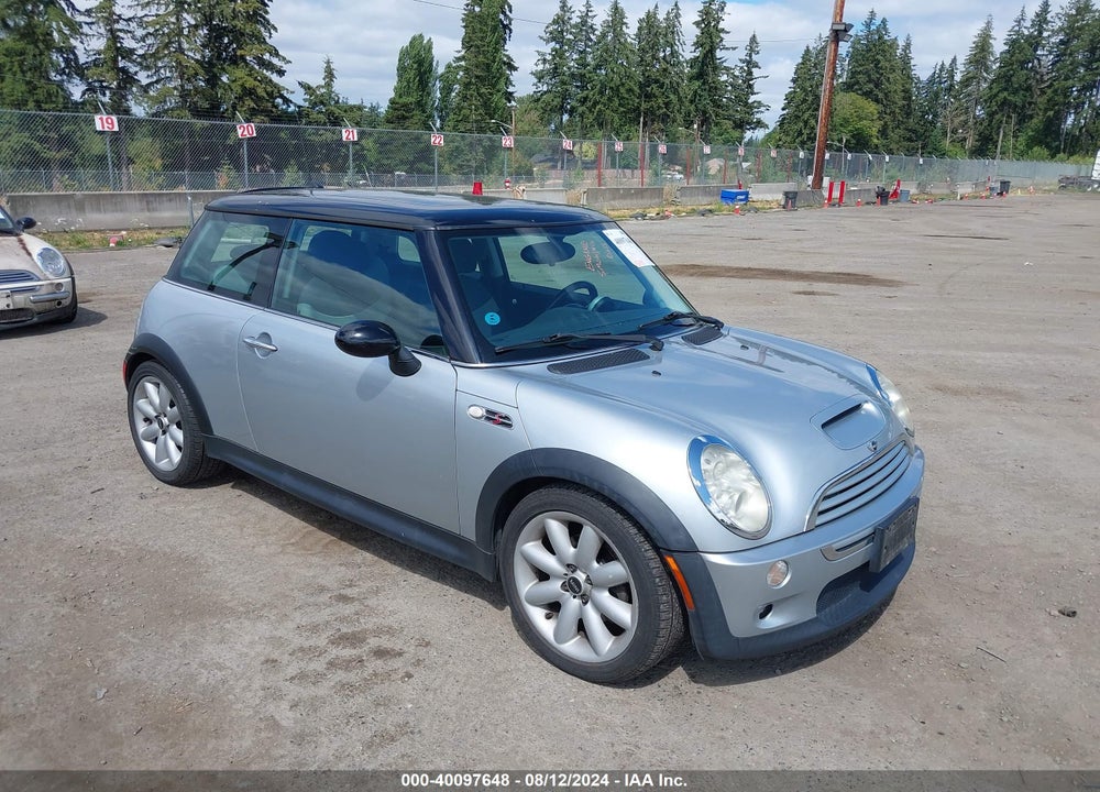2005 MINI COOPER S VIN: WMWRE33415TD91335