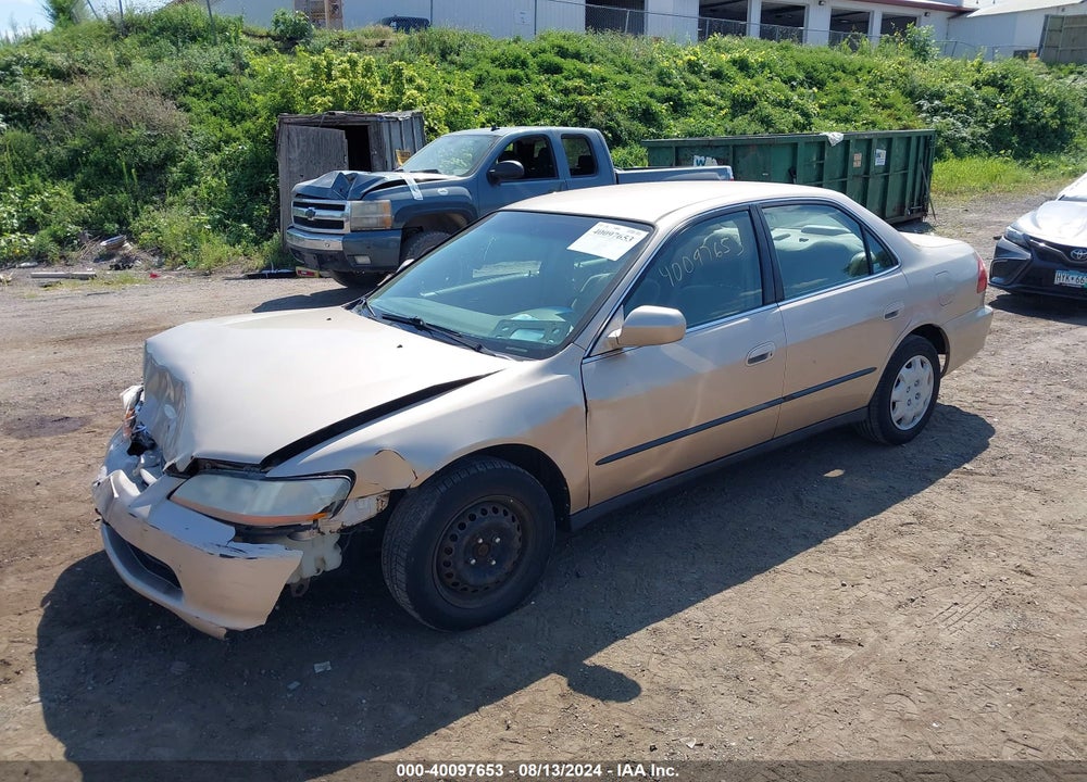 2000 HONDA ACCORD 2.3 LX VIN: 1HGCG5644YA133416