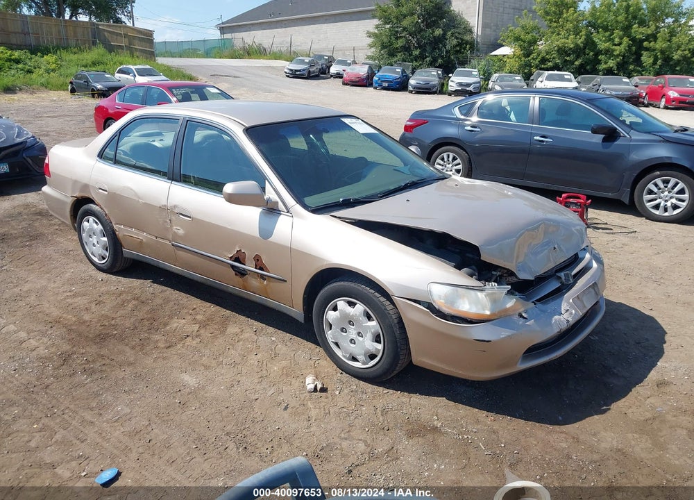 2000 HONDA ACCORD 2.3 LX VIN: 1HGCG5644YA133416