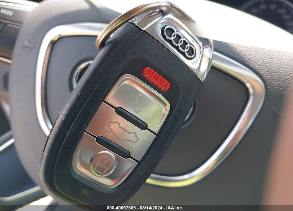 2013 AUDI A4 2.0T PREMIUM VIN: WAUAFAFL4DN021093