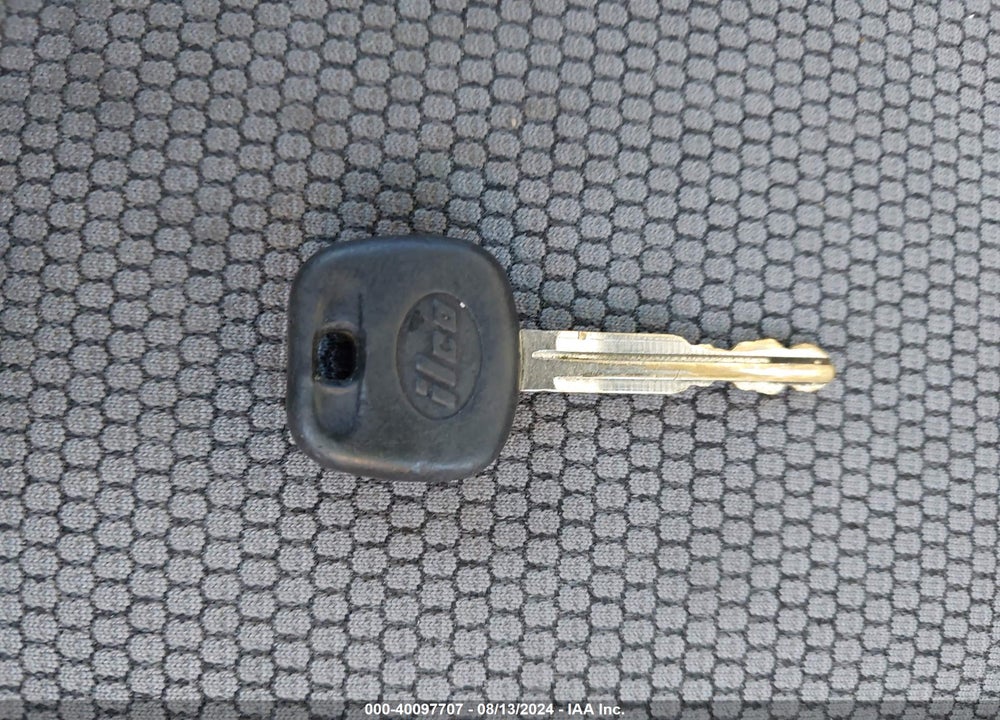 2005 TOYOTA MATRIX VIN: 2T1KR32E15C411929