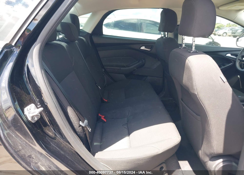 2016 FORD FOCUS SE VIN: 1FADP3F24GL383236