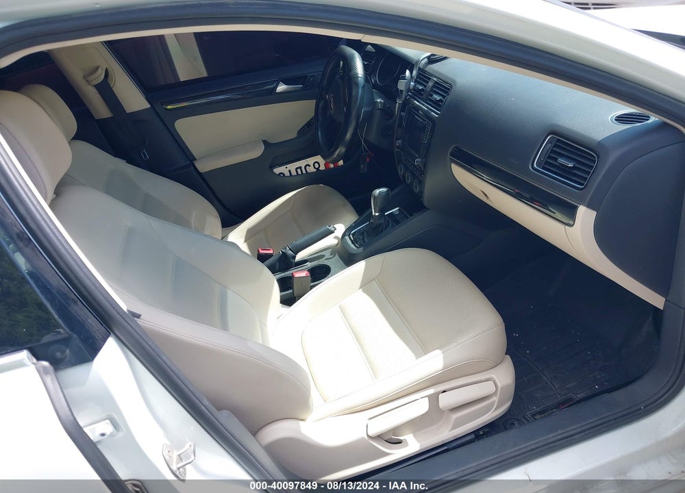 2017 VOLKSWAGEN JETTA 1.8T SEL/1.8T SEL PREMIUM VIN: 3VWL17AJ0HM387746