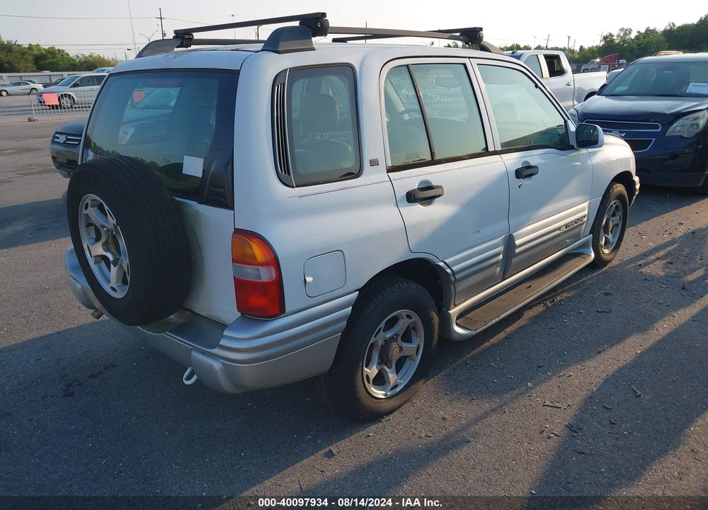 2001 CHEVROLET TRACKER HARD TOP LT VIN: 2CNBE634516938463