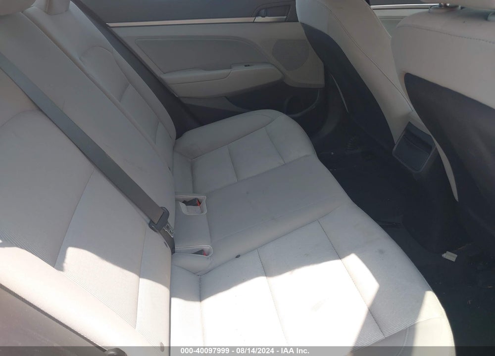 2017 HYUNDAI ELANTRA SE VIN: 5NPD84LF3HH115465