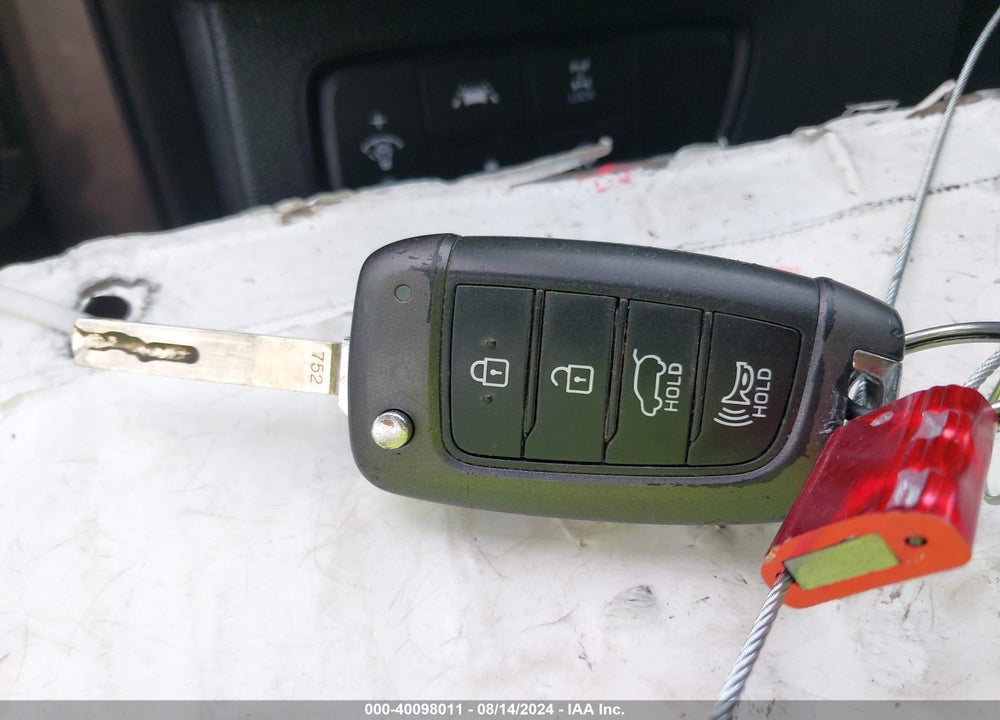 2019 HYUNDAI SANTA FE SE VIN: 5NMS2CAD9KH127774