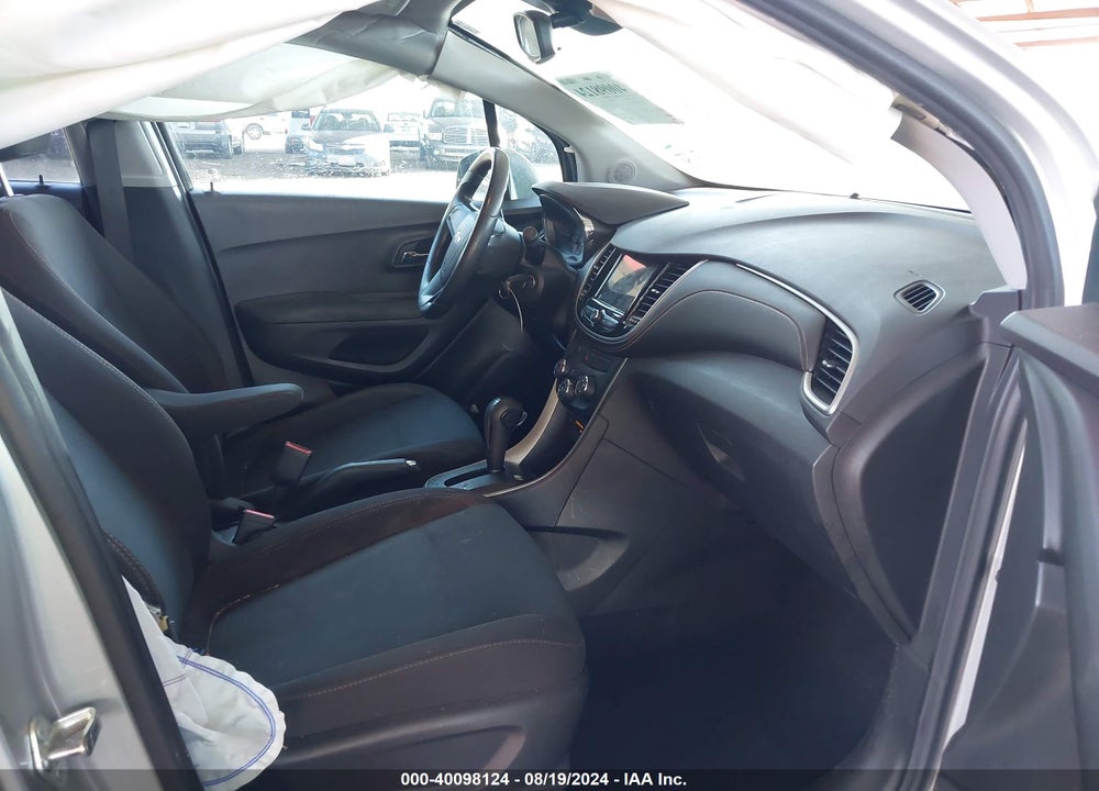 2018 CHEVROLET TRAX LS VIN: 3GNCJKSB5JL348604