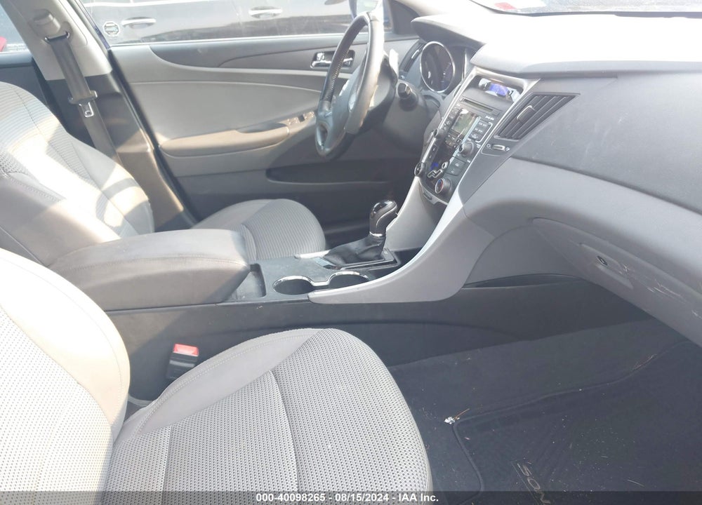 2011 HYUNDAI SONATA SE VIN: 5NPEC4AC3BH041452