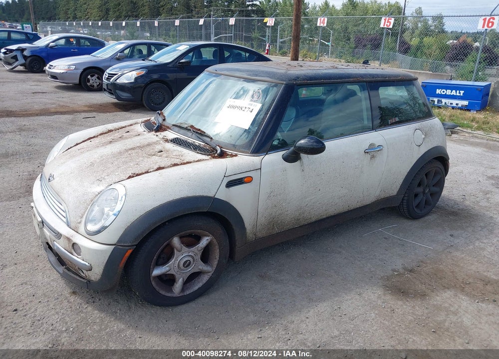 2003 MINI COOPER VIN: WMWRC33493TE15920