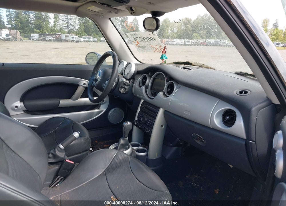 2003 MINI COOPER VIN: WMWRC33493TE15920