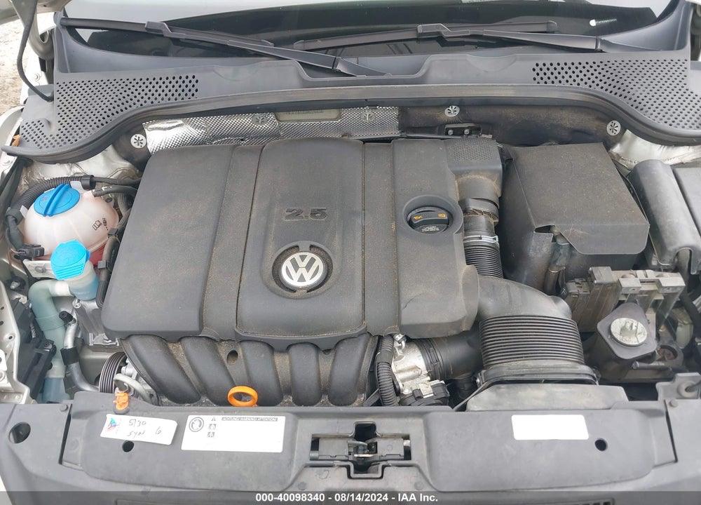 2013 VOLKSWAGEN BEETLE 2.5L VIN: 3VW5P7ATXDM820430