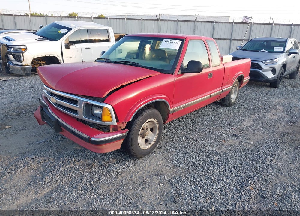 1996 CHEVROLET S TRUCK S10 VIN: 1GCCS1946T8118823