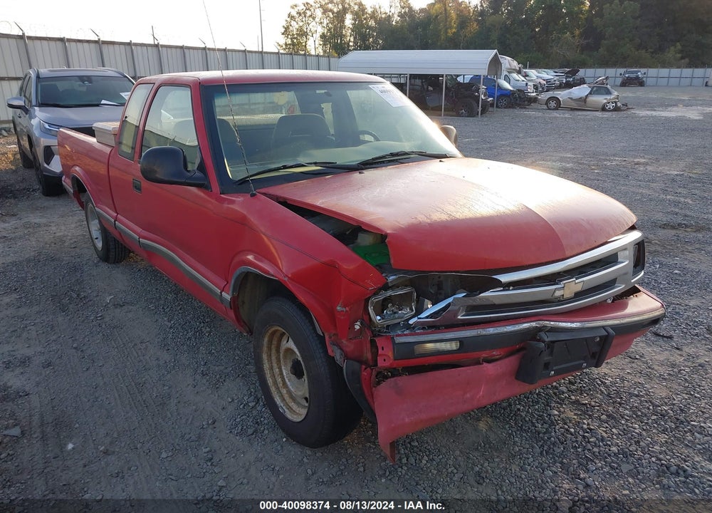 1996 CHEVROLET S TRUCK S10 VIN: 1GCCS1946T8118823