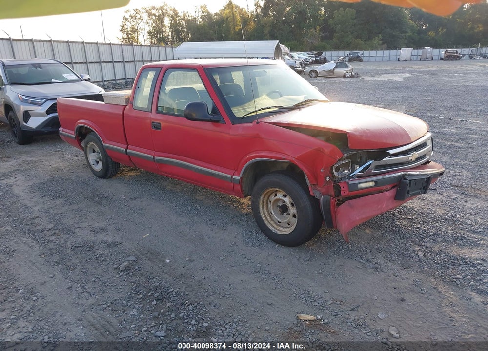 1996 CHEVROLET S TRUCK S10 VIN: 1GCCS1946T8118823